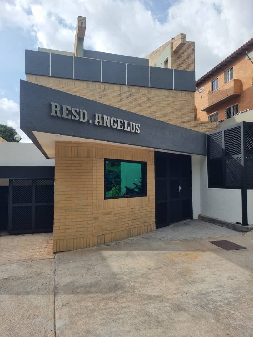 Spectacular Townhouse in Mañongo